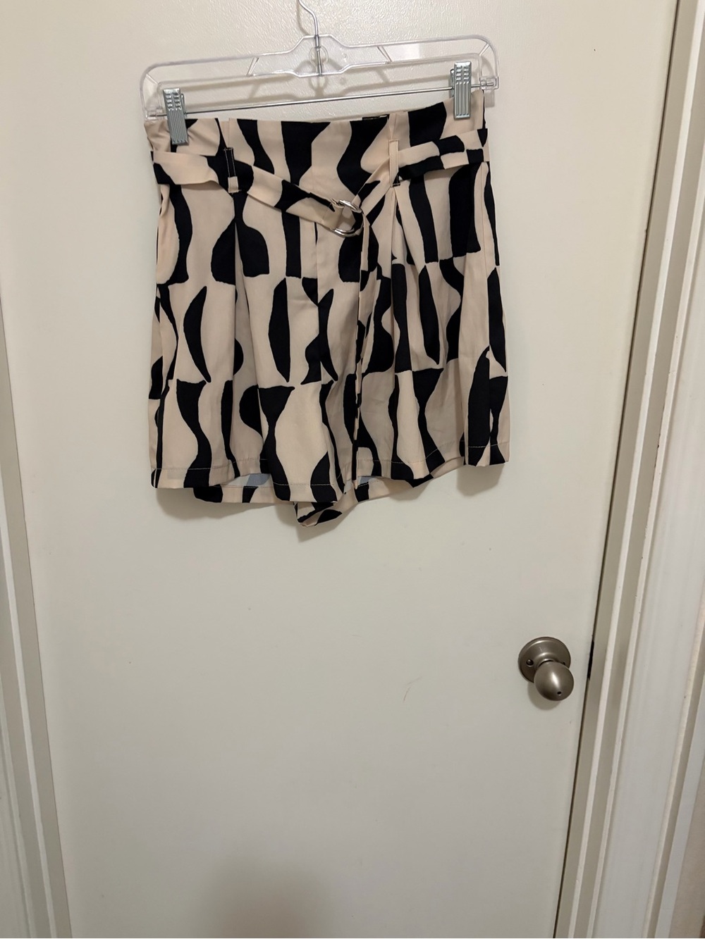SHEIN Beige & Black High-Waist Abstract Print Tie-Belt Shorts